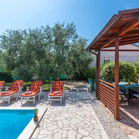 בית נופש Holiday Ivona