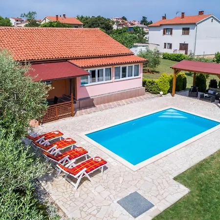 בית נופש Holiday Ivona